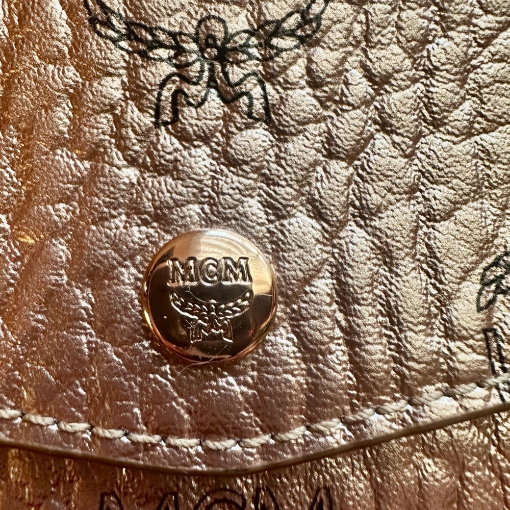 MCM Rose Gold Black Leather Envelope Wristlet Gold Hardware Authenticate Card - Picture 4 of 13